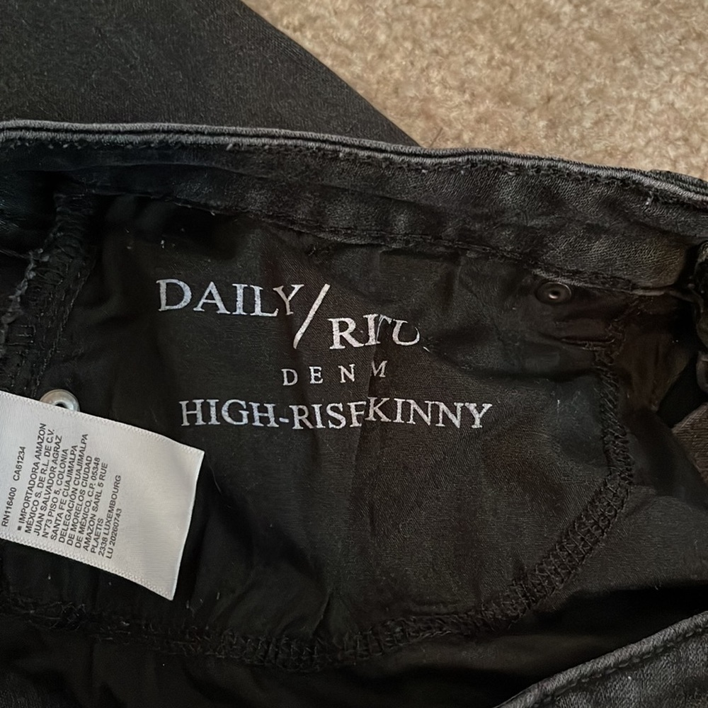 Daily Ritual High Rise Skinny Jeans - Size 28R - Picture 3 of 5